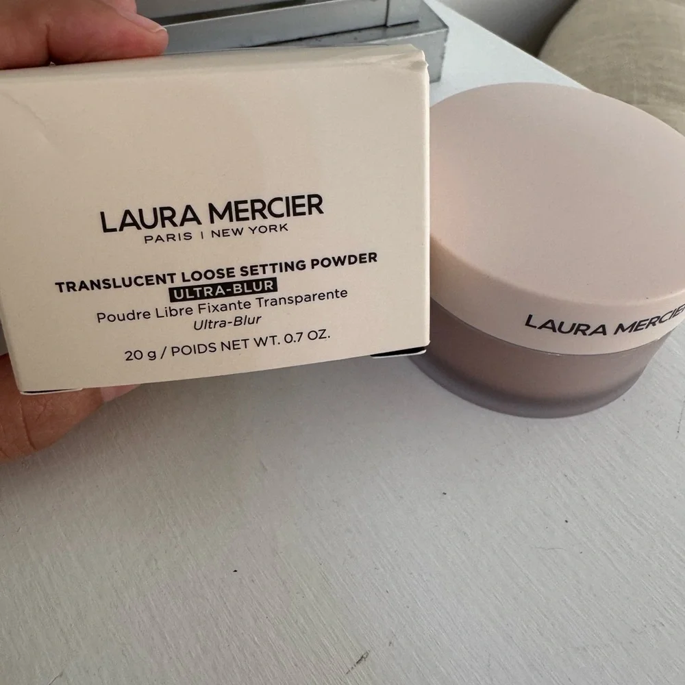 laura mercier Translucent Loose Setting Powder - COLOR MEDIUM DEEP